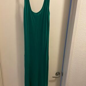 Green u Neck Midi Dress